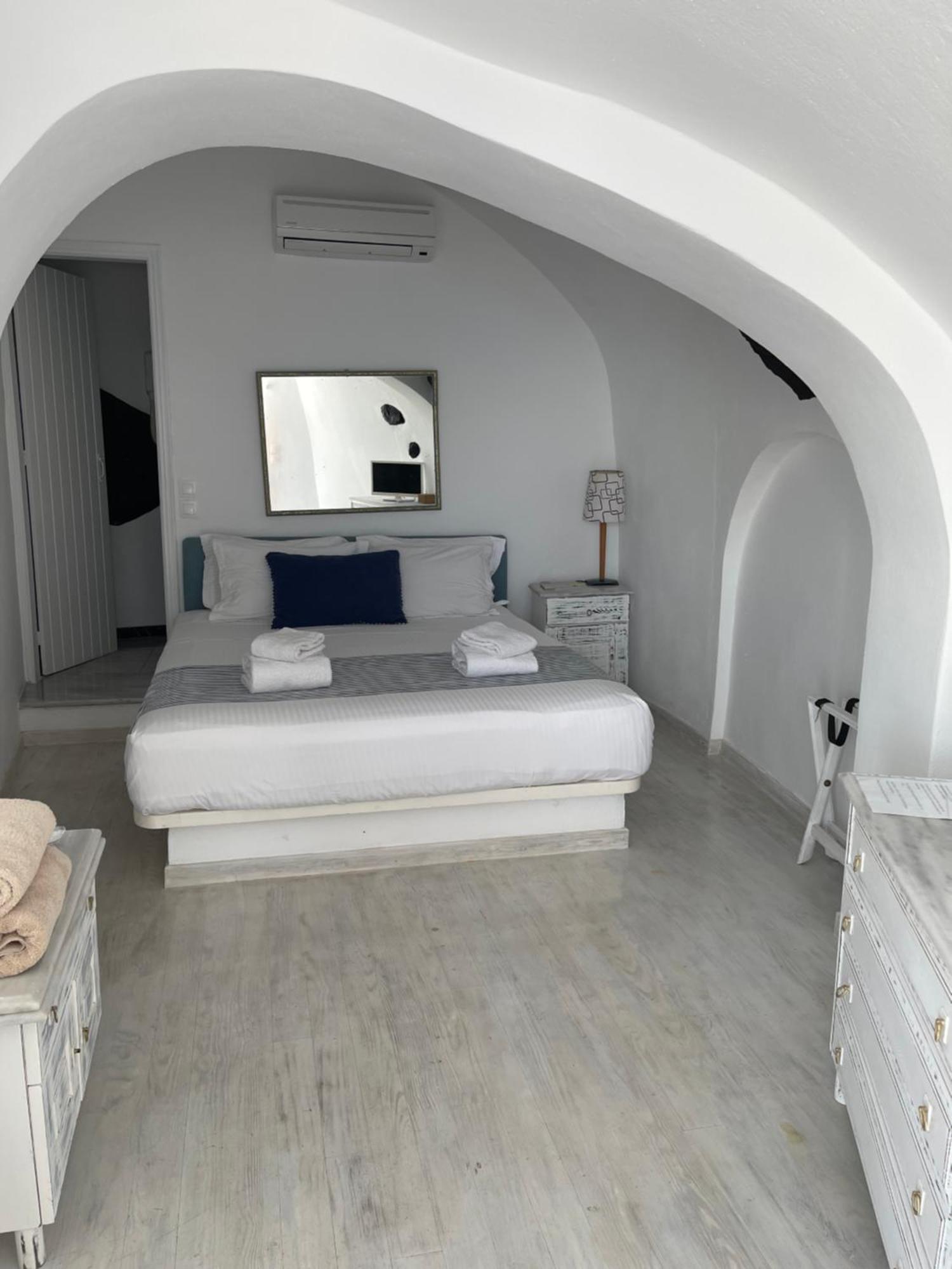 Zenith Blue Traditional Houses Imerovigli  Exterior photo